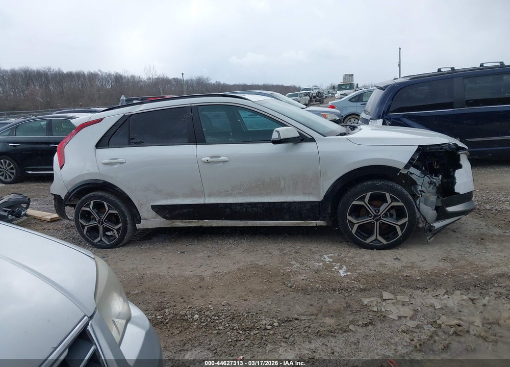 2023 KIA NIRO EX TOURING VIN: KNDCR3LE5P5101821