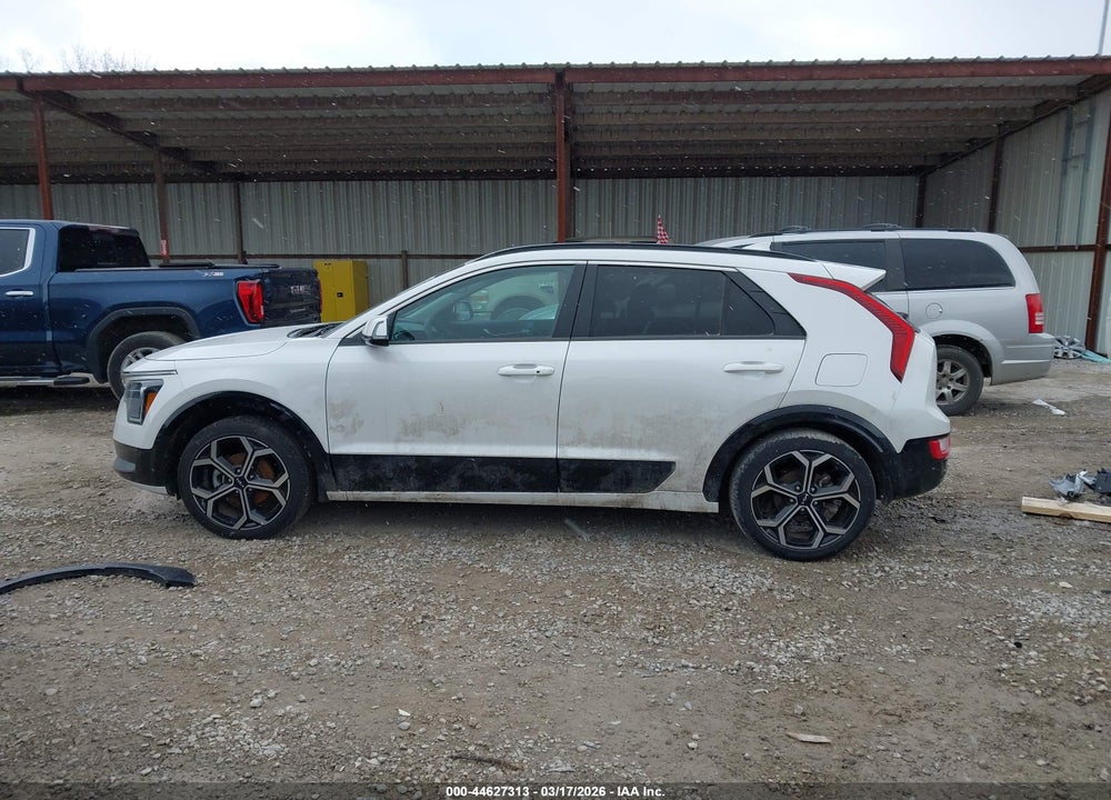 2023 KIA NIRO EX TOURING VIN: KNDCR3LE5P5101821