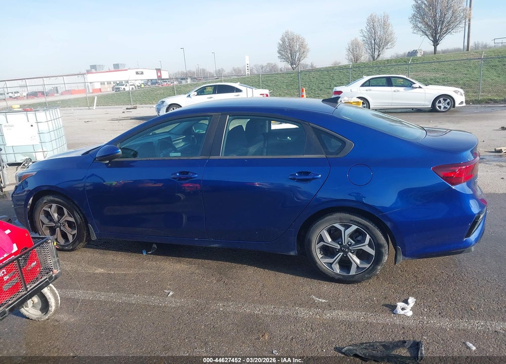 2019 KIA FORTE LXS VIN: 3KPF24AD9KE009755