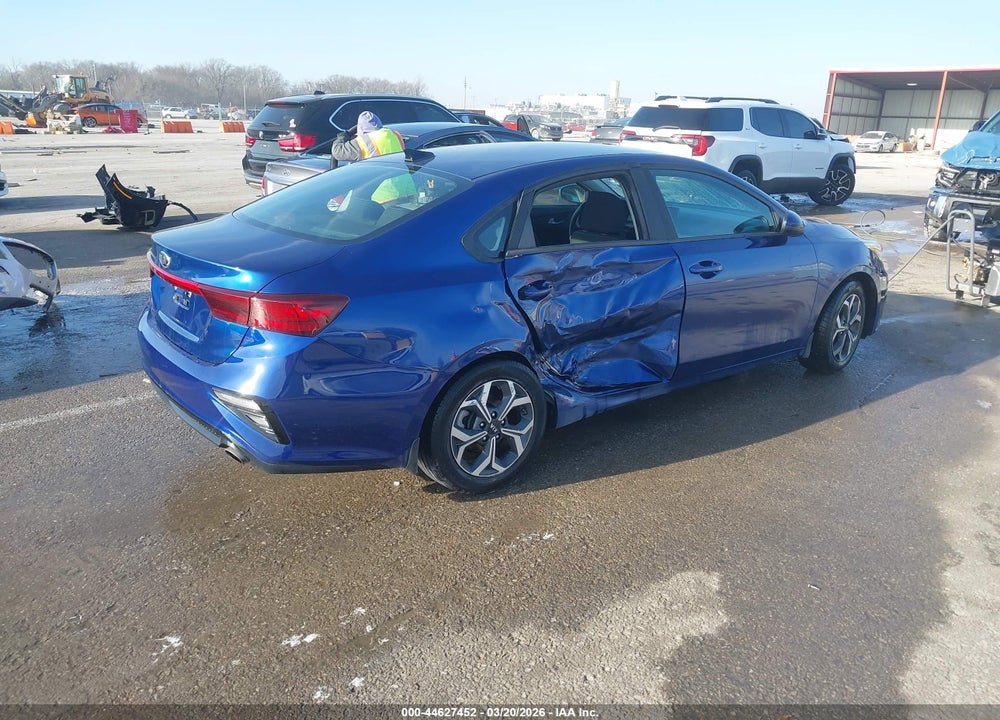 2019 KIA FORTE LXS VIN: 3KPF24AD9KE009755