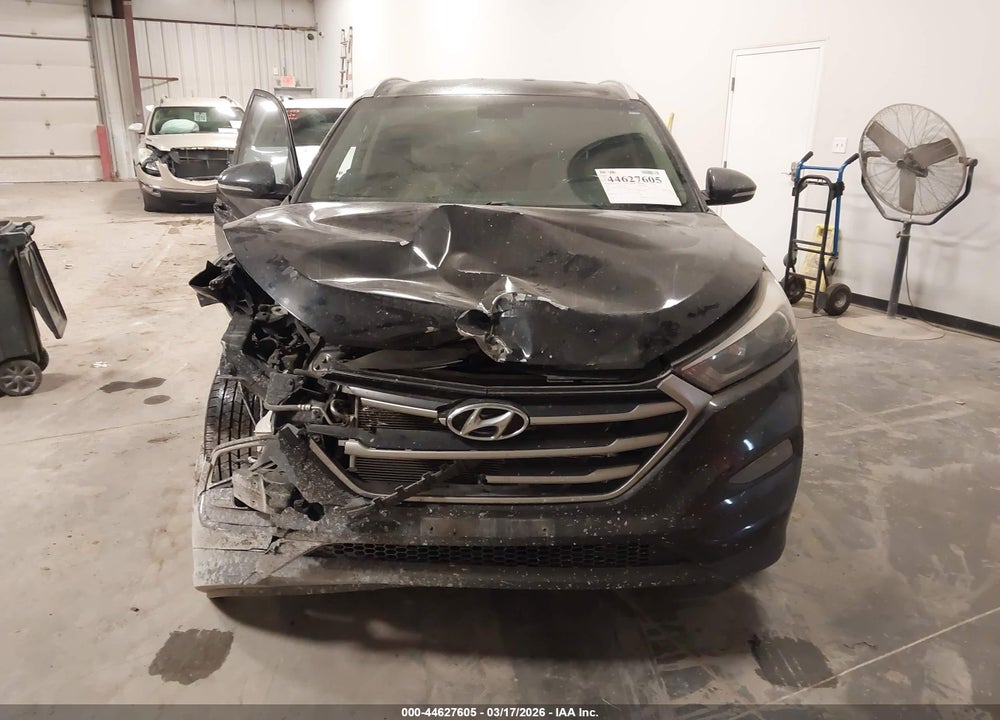 2017 HYUNDAI TUCSON SE PLUS VIN: KM8J3CA49HU437803