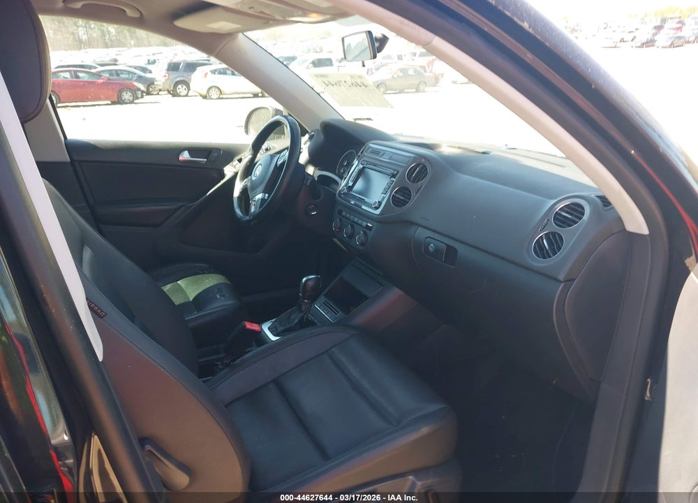 2013 VOLKSWAGEN TIGUAN SE VIN: WVGAV7AX6DW536315
