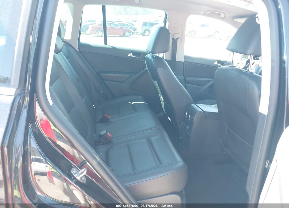 2013 VOLKSWAGEN TIGUAN SE VIN: WVGAV7AX6DW536315