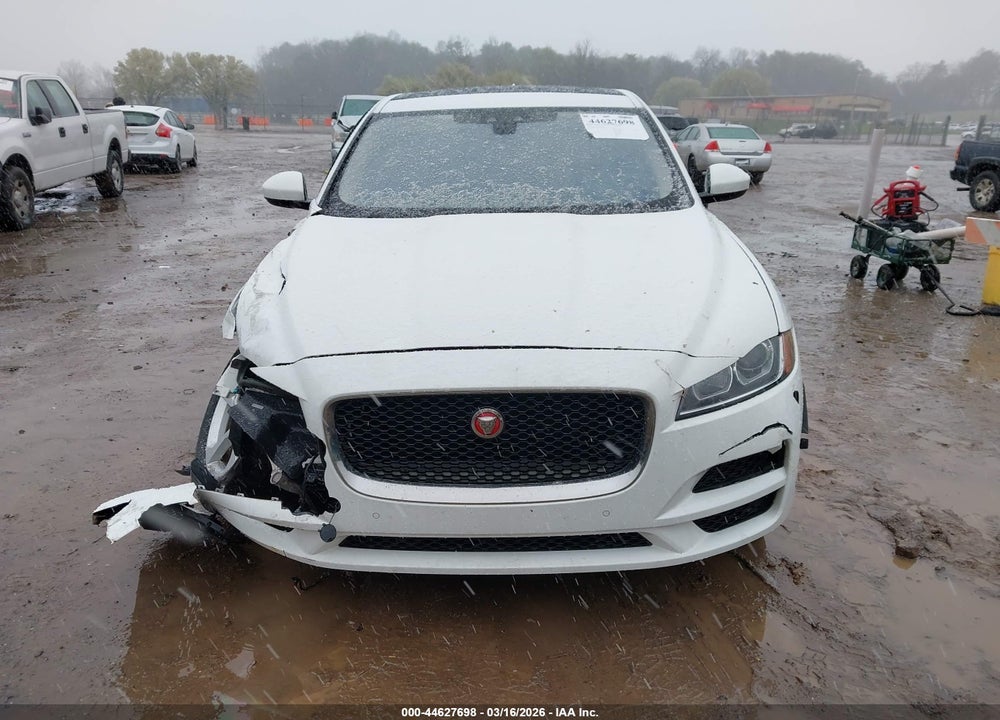 2019 JAGUAR F-PACE 25T PREMIUM VIN: SADCJ2FX8KA610322
