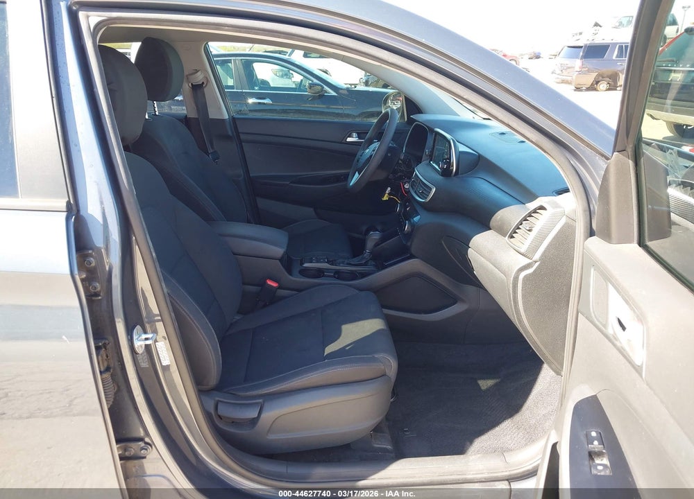2020 HYUNDAI TUCSON SE VIN: KM8J23A41LU096005