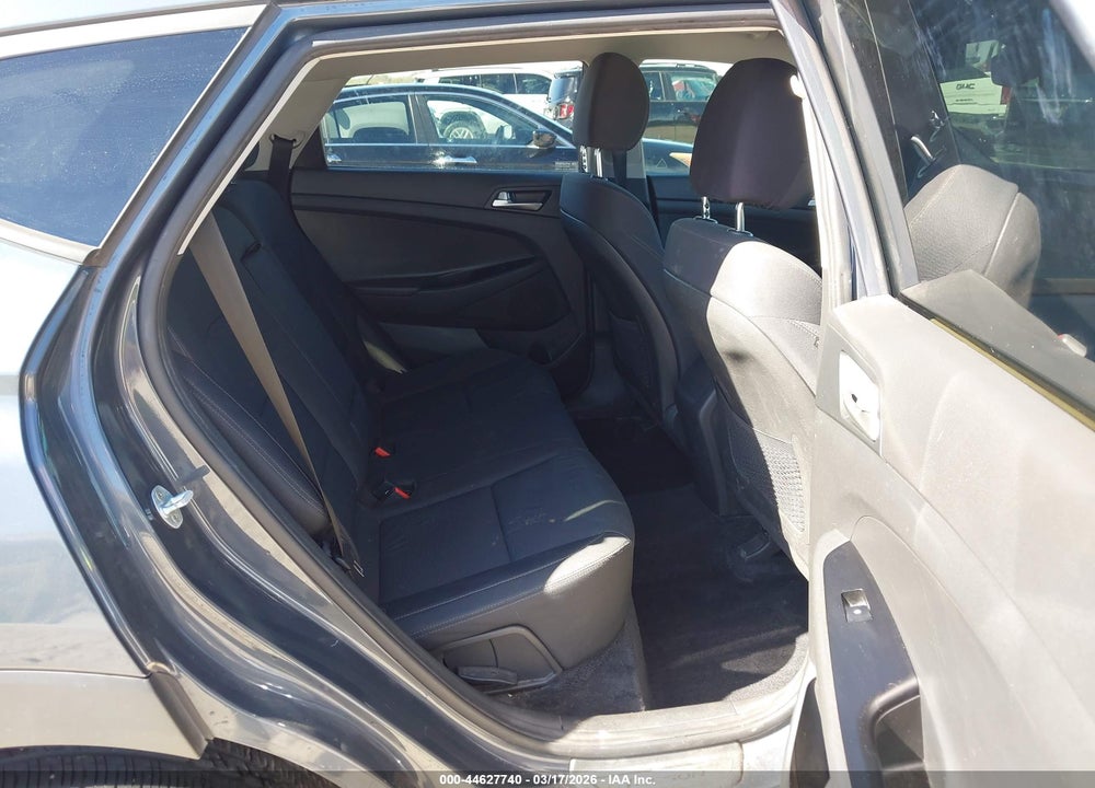 2020 HYUNDAI TUCSON SE VIN: KM8J23A41LU096005
