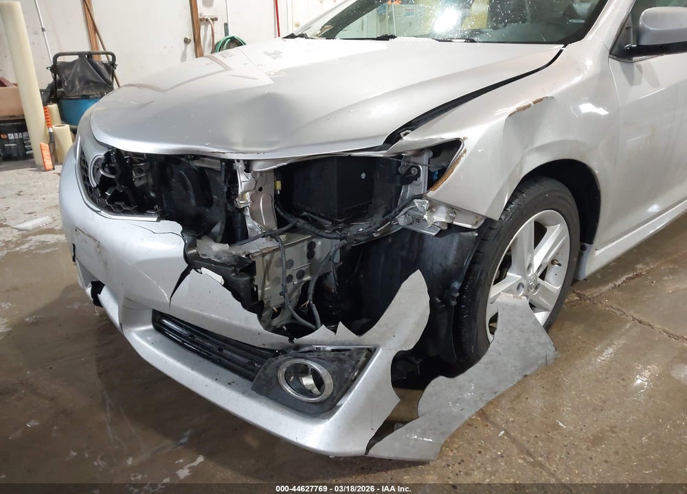 2013 TOYOTA CAMRY SE VIN: 4T1BF1FK3DU256438