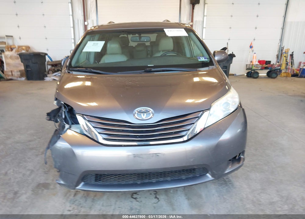 2015 TOYOTA SIENNA LE 8 PASSENGER VIN: 5TDKK3DC4FS586085