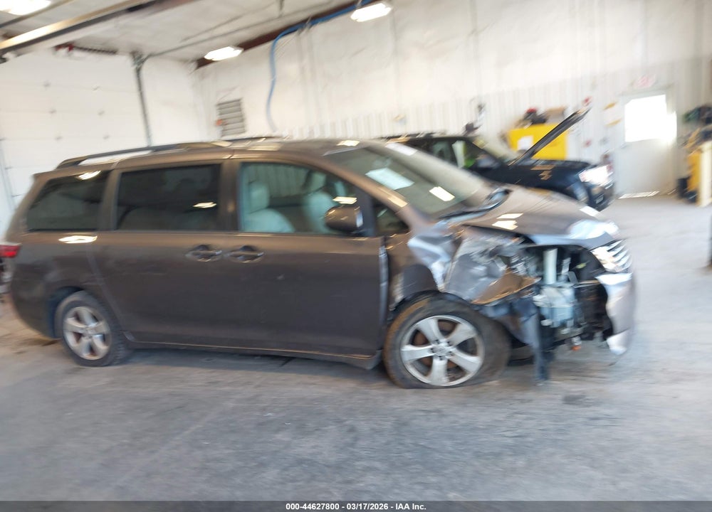 2015 TOYOTA SIENNA LE 8 PASSENGER VIN: 5TDKK3DC4FS586085