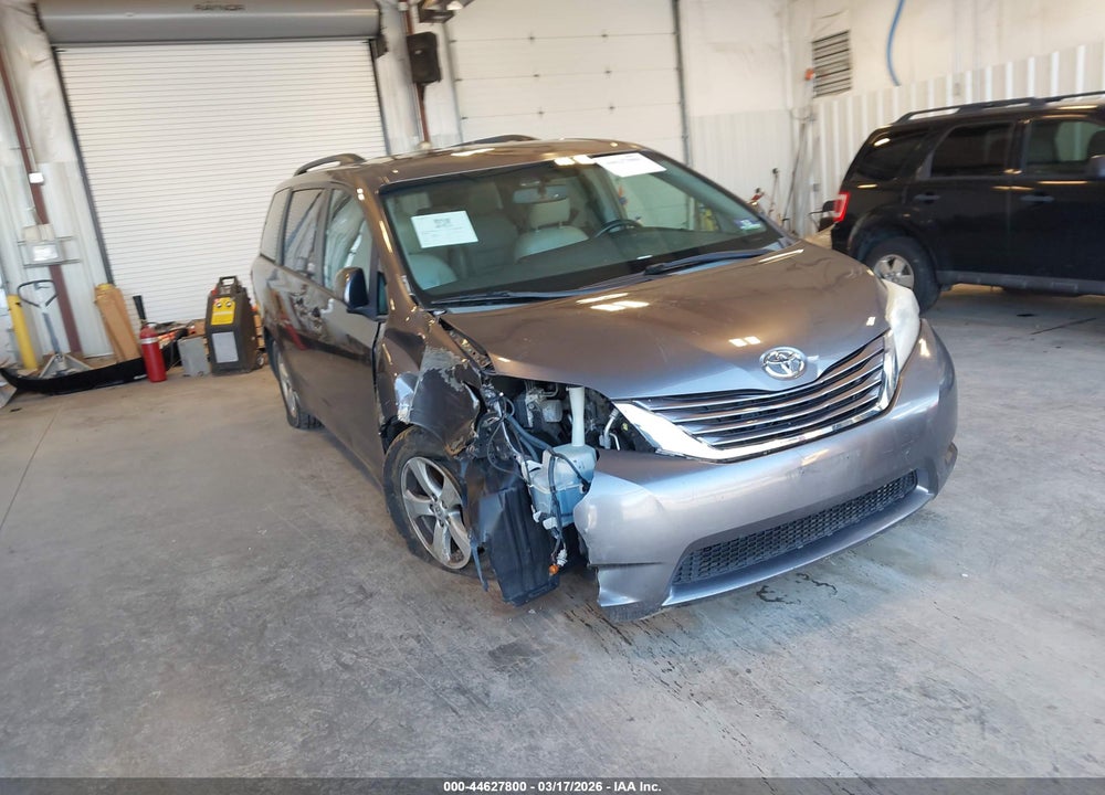 2015 TOYOTA SIENNA LE 8 PASSENGER VIN: 5TDKK3DC4FS586085