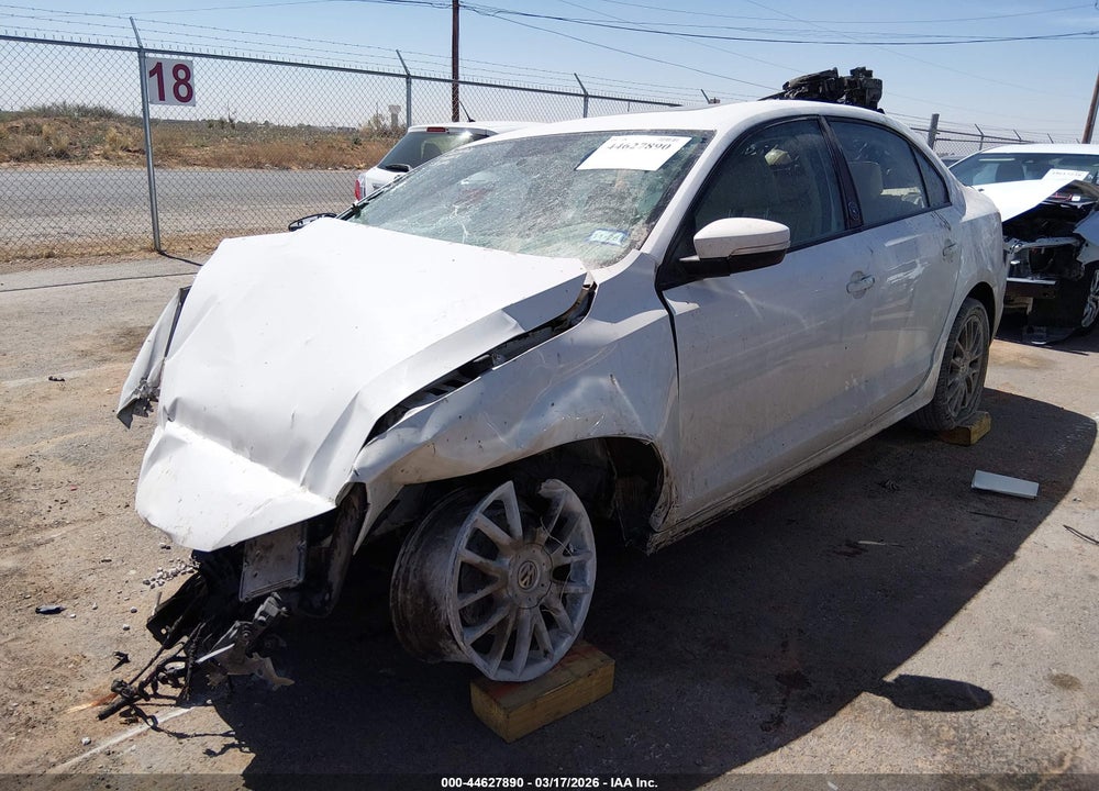 2011 VOLKSWAGEN JETTA 2.0L TDI VIN: 3VW3L7AJ4BM095535