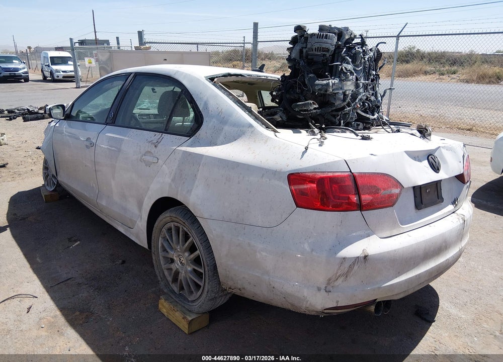 2011 VOLKSWAGEN JETTA 2.0L TDI VIN: 3VW3L7AJ4BM095535