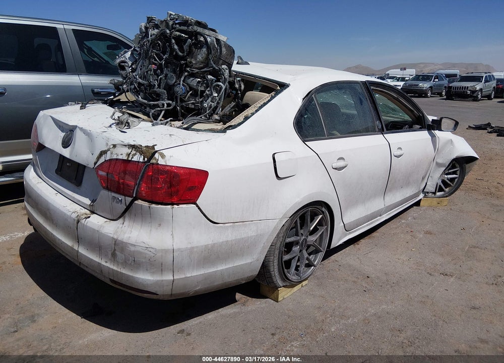 2011 VOLKSWAGEN JETTA 2.0L TDI VIN: 3VW3L7AJ4BM095535