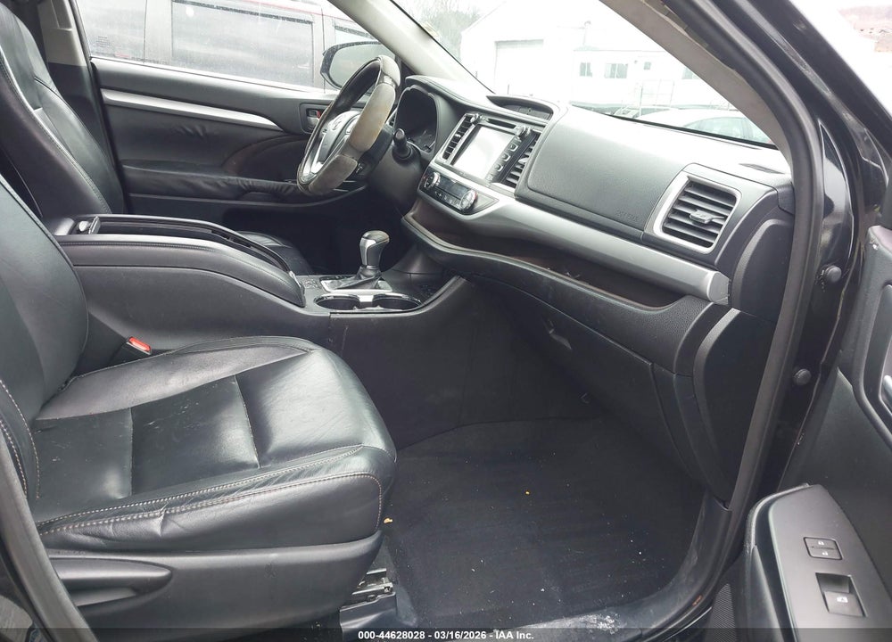 2015 TOYOTA HIGHLANDER XLE V6 VIN: 5TDJKRFH7FS105088