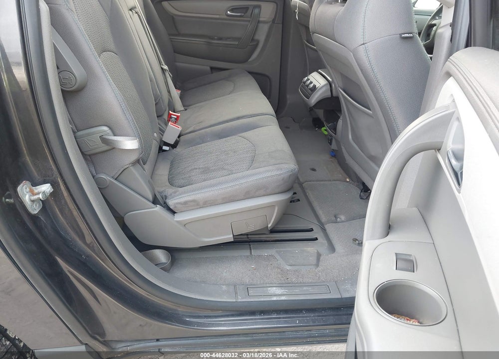 2014 CHEVROLET TRAVERSE LS VIN: 1GNKVFKDXEJ289040