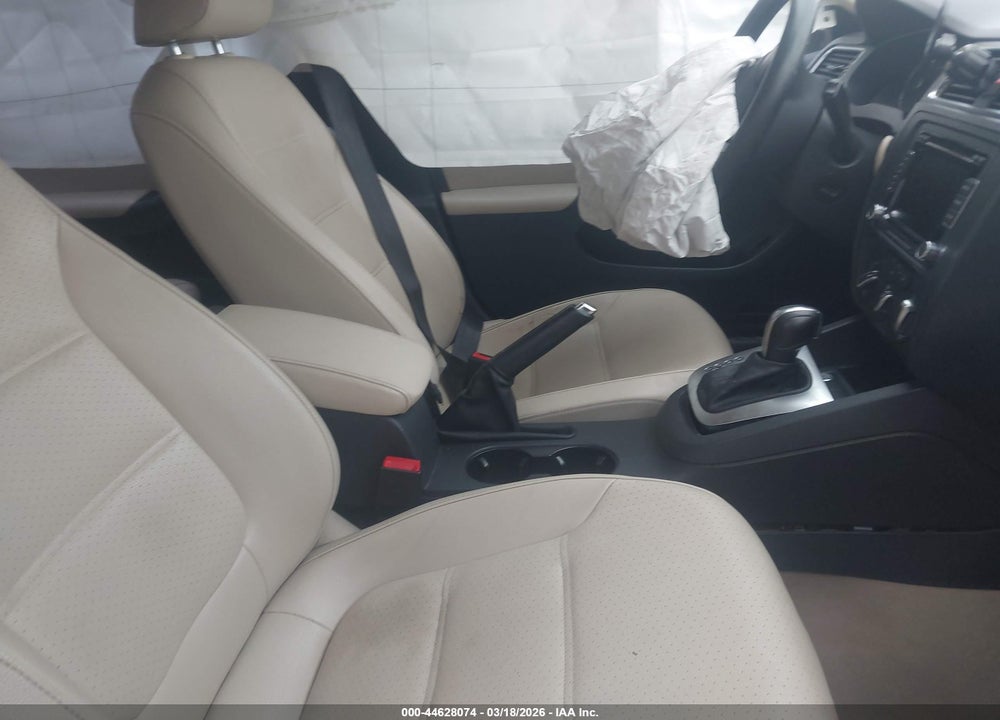 2014 VOLKSWAGEN JETTA 1.8T SE VIN: 3VWD17AJ4EM430064