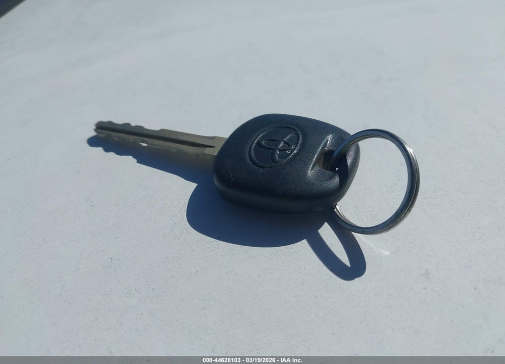 2002 TOYOTA CAMRY XLE V6 VIN: 4T1BF30KX2U030916
