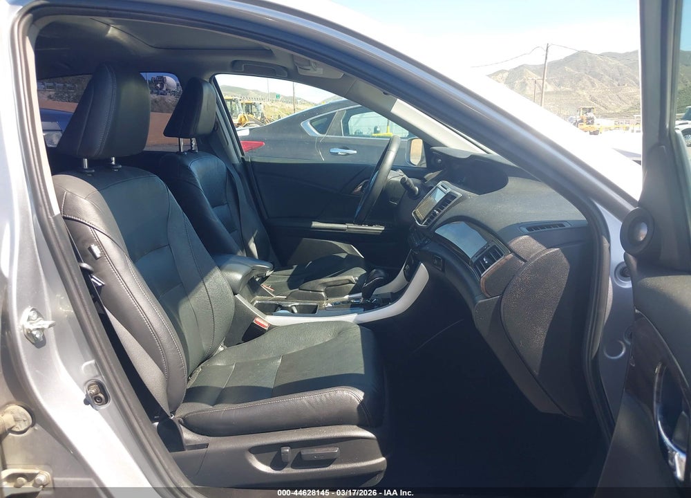 2016 HONDA ACCORD EX-L V-6 VIN: 1HGCR3F84GA020789