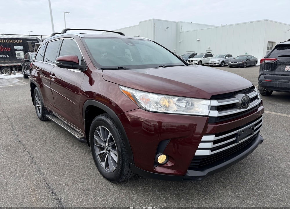 2018 TOYOTA HIGHLANDER XLE VIN: 5TDJZRFH8JS846063