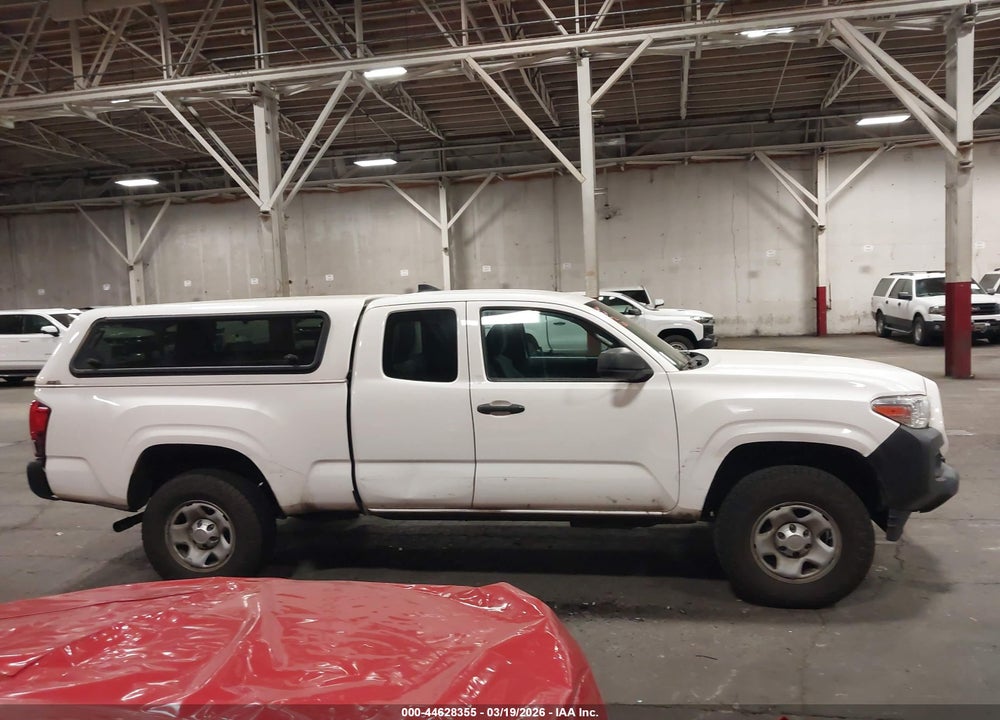 2018 TOYOTA TACOMA SR VIN: 5TFSX5EN3JX059641