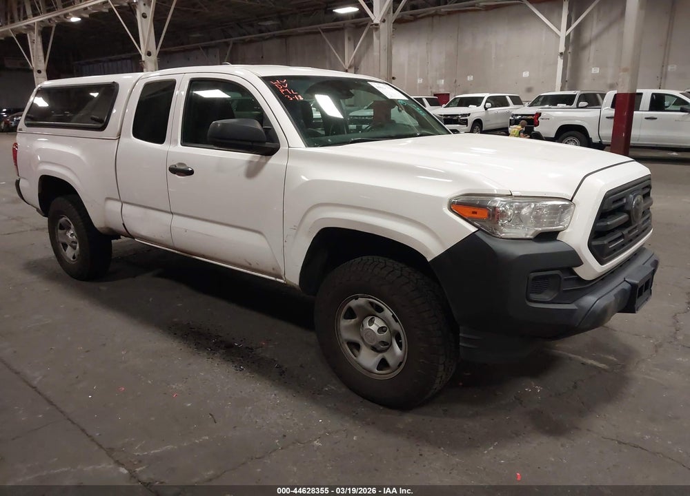 2018 TOYOTA TACOMA SR VIN: 5TFSX5EN3JX059641