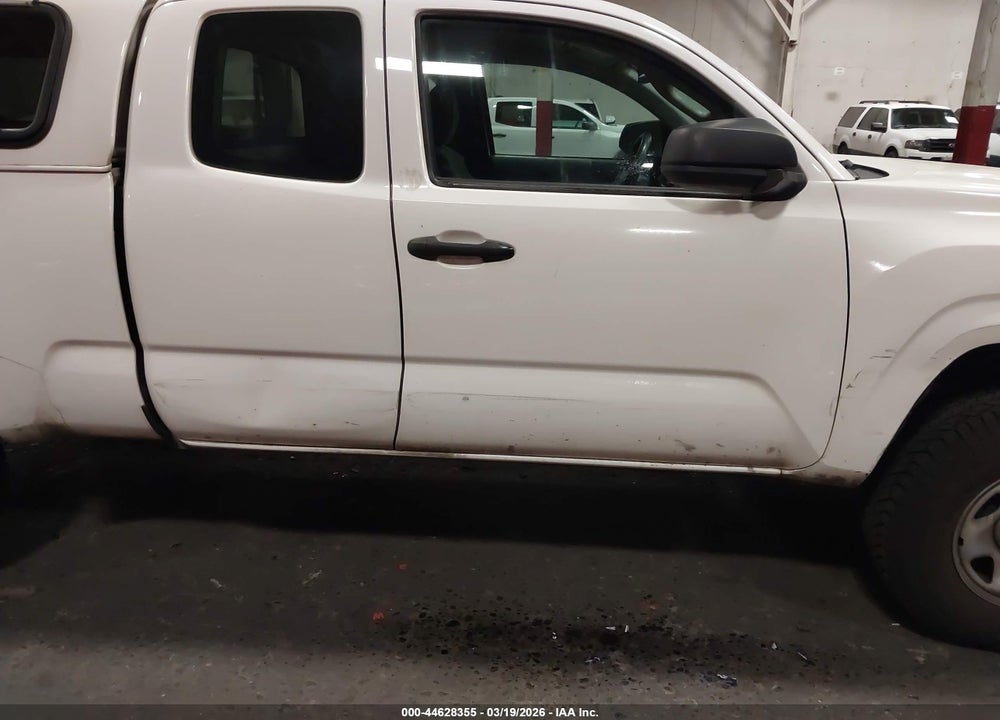 2018 TOYOTA TACOMA SR VIN: 5TFSX5EN3JX059641