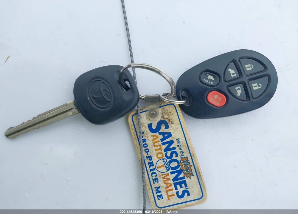 2007 TOYOTA SIENNA XLE VIN: 5TDBK22C77S005984