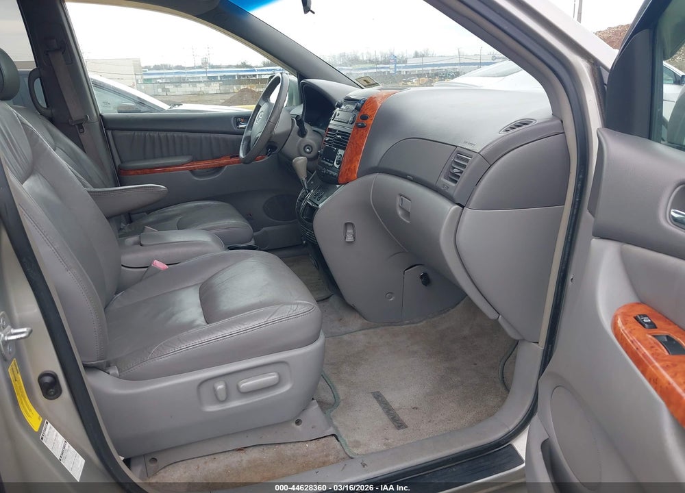 2007 TOYOTA SIENNA XLE VIN: 5TDBK22C77S005984