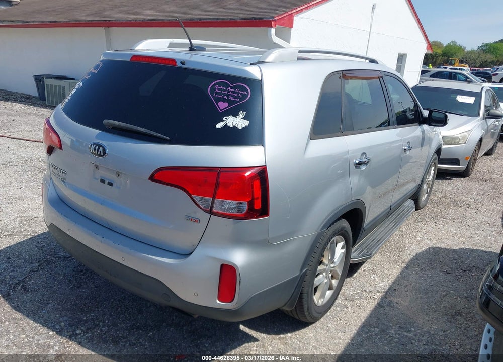 2015 KIA SORENTO LX V6 VIN: 5XYKT4A75FG569495