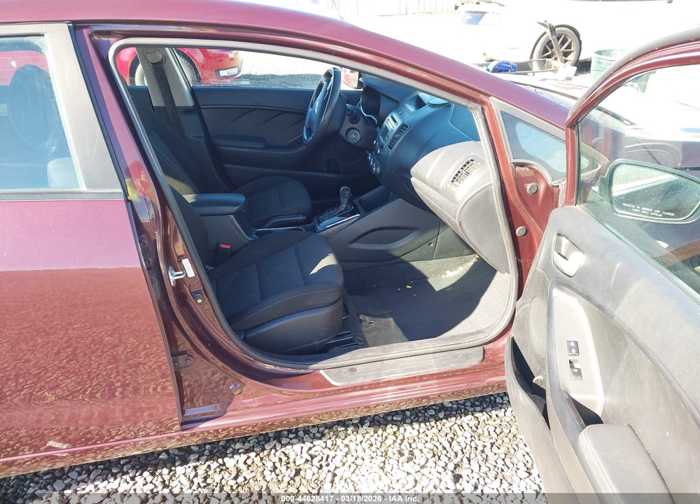2018 KIA FORTE LX VIN: 3KPFK4A74JE208334