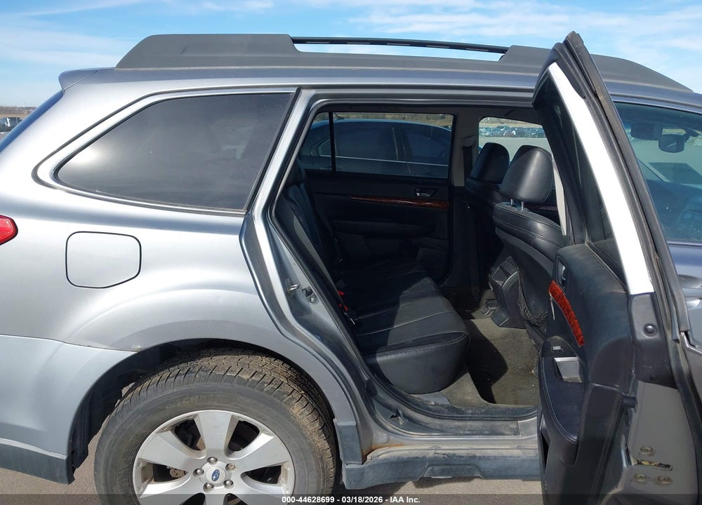 2011 SUBARU OUTBACK 2.5I LIMITED VIN: 4S4BRBKC2B3445449