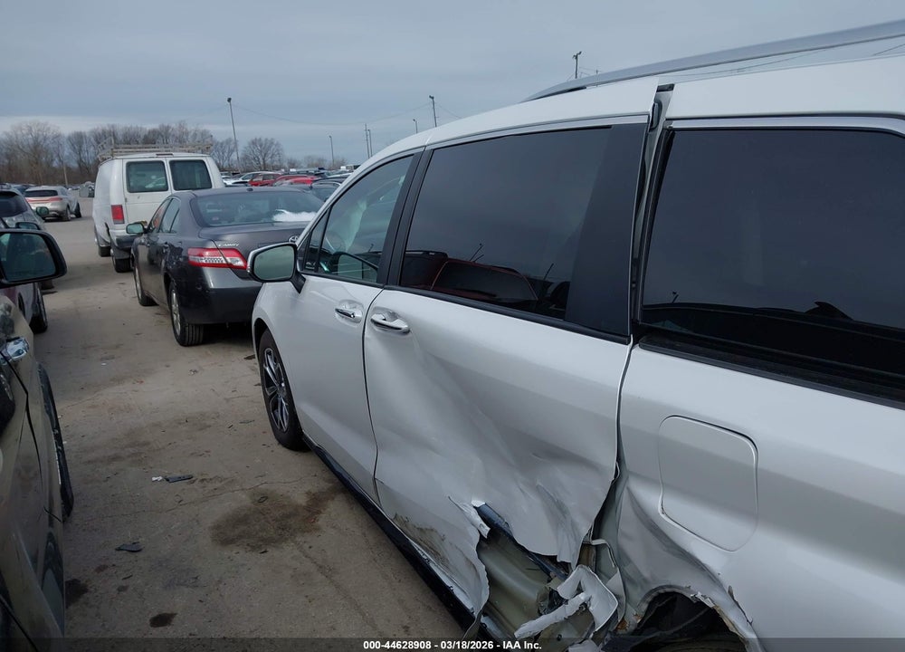 2025 TOYOTA SIENNA PLATINUM VIN: 5TDESKFC9SS187932