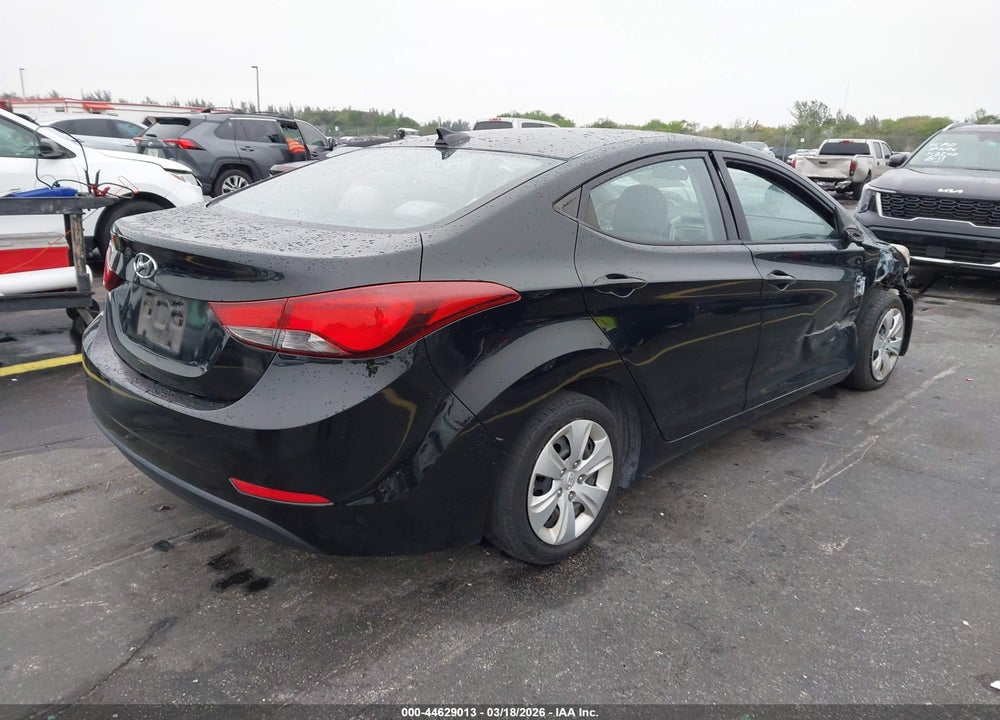 2016 HYUNDAI ELANTRA SE VIN: 5NPDH4AE7GH768504