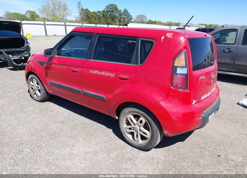 2010 KIA SOUL + VIN: KNDJT2A28A7144752