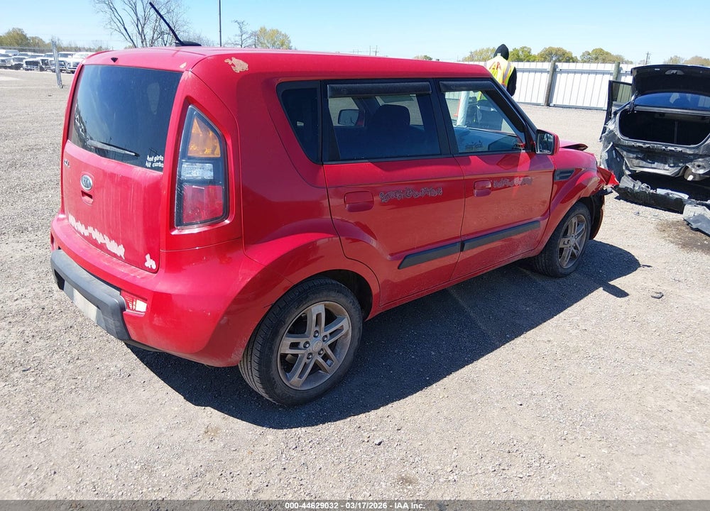 2010 KIA SOUL + VIN: KNDJT2A28A7144752