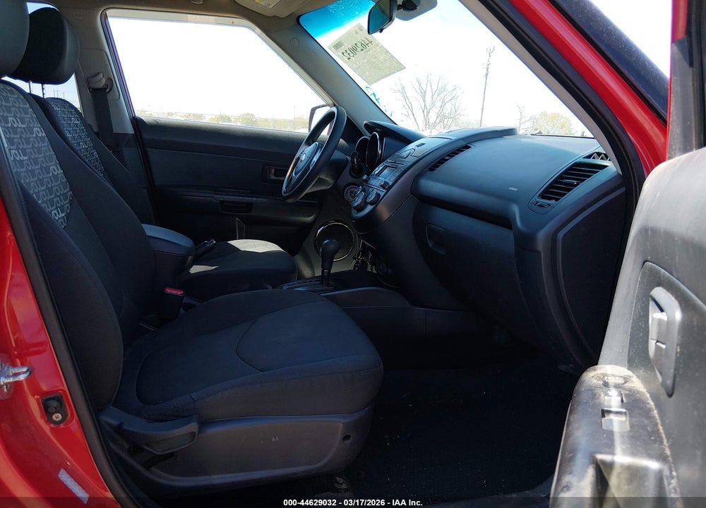 2010 KIA SOUL + VIN: KNDJT2A28A7144752