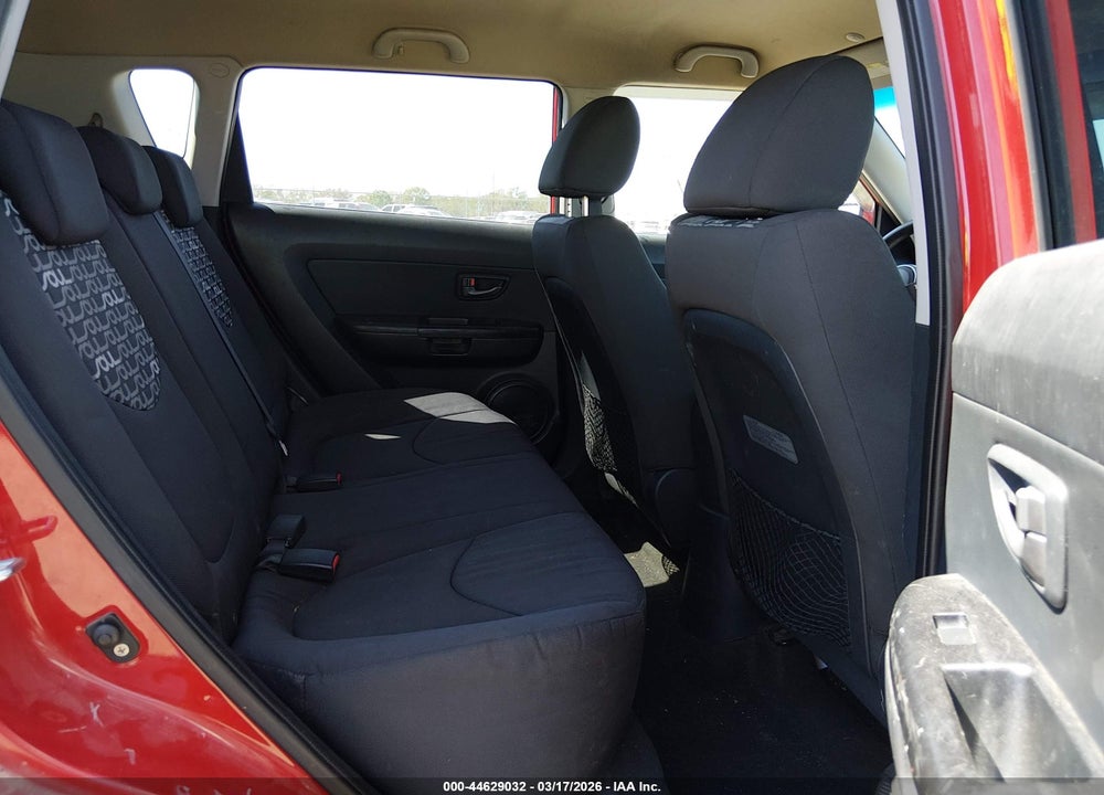 2010 KIA SOUL + VIN: KNDJT2A28A7144752