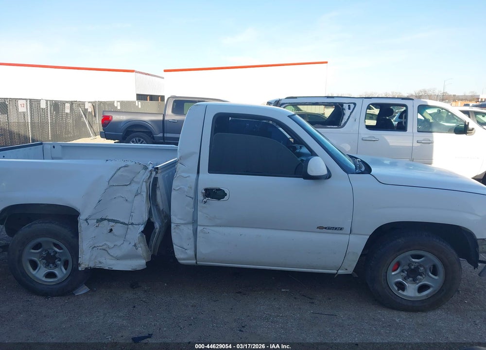 2001 CHEVROLET SILVERADO 1500 VIN: 1GCEC14W51Z204100
