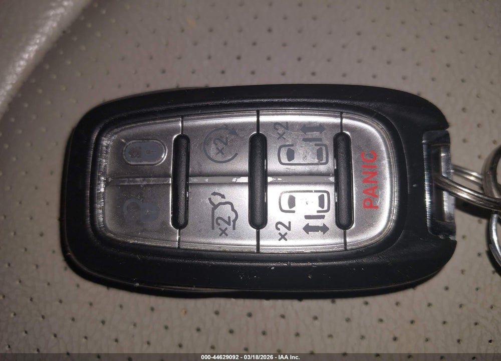 2019 CHRYSLER PACIFICA TOURING L VIN: 2C4RC1BG2KR627578