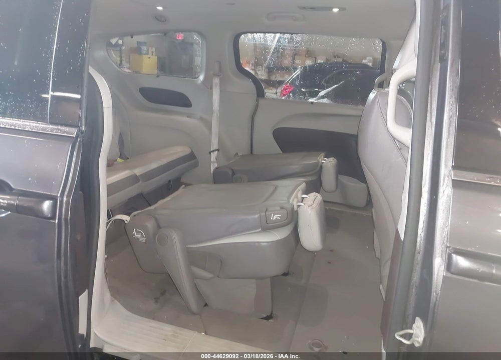 2019 CHRYSLER PACIFICA TOURING L VIN: 2C4RC1BG2KR627578