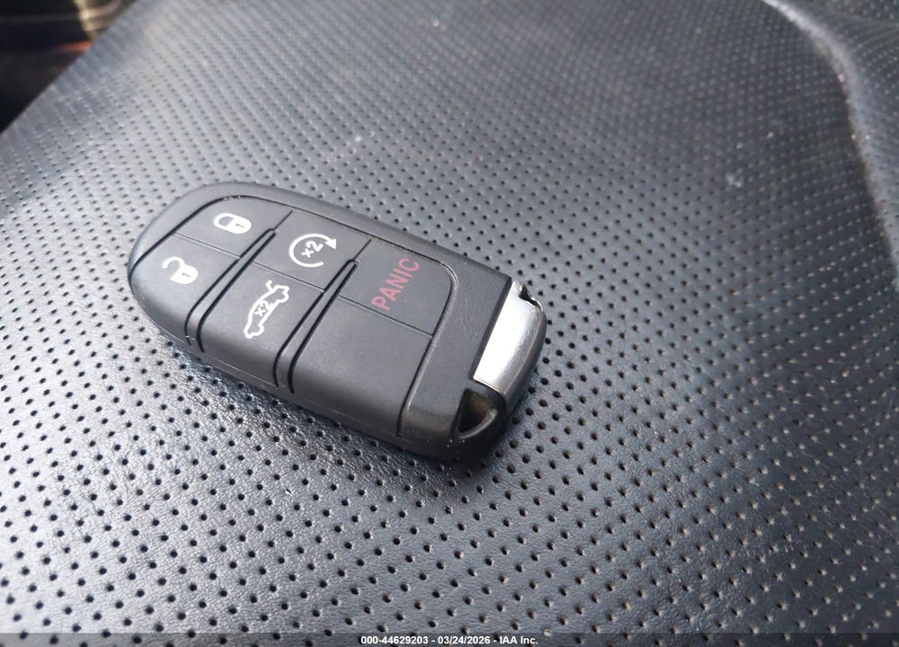 2015 CHRYSLER 300C VIN: 2C3CCAEG5FH828960