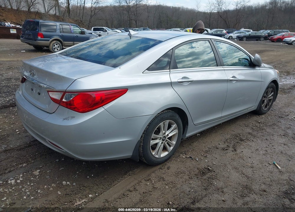 2013 HYUNDAI SONATA GLS VIN: 5NPEB4AC6DH661489