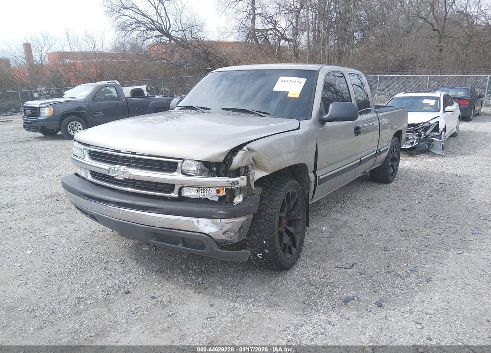 2002 CHEVROLET SILVERADO 1500 LS/LT VIN: 2GCEC19T921337824