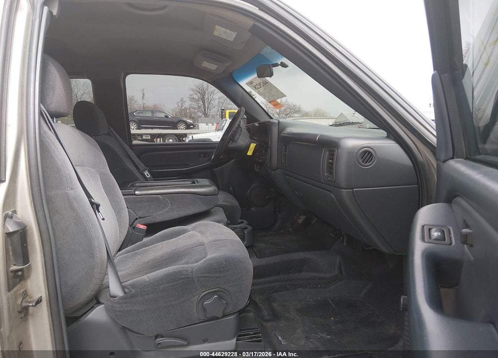 2002 CHEVROLET SILVERADO 1500 LS/LT VIN: 2GCEC19T921337824