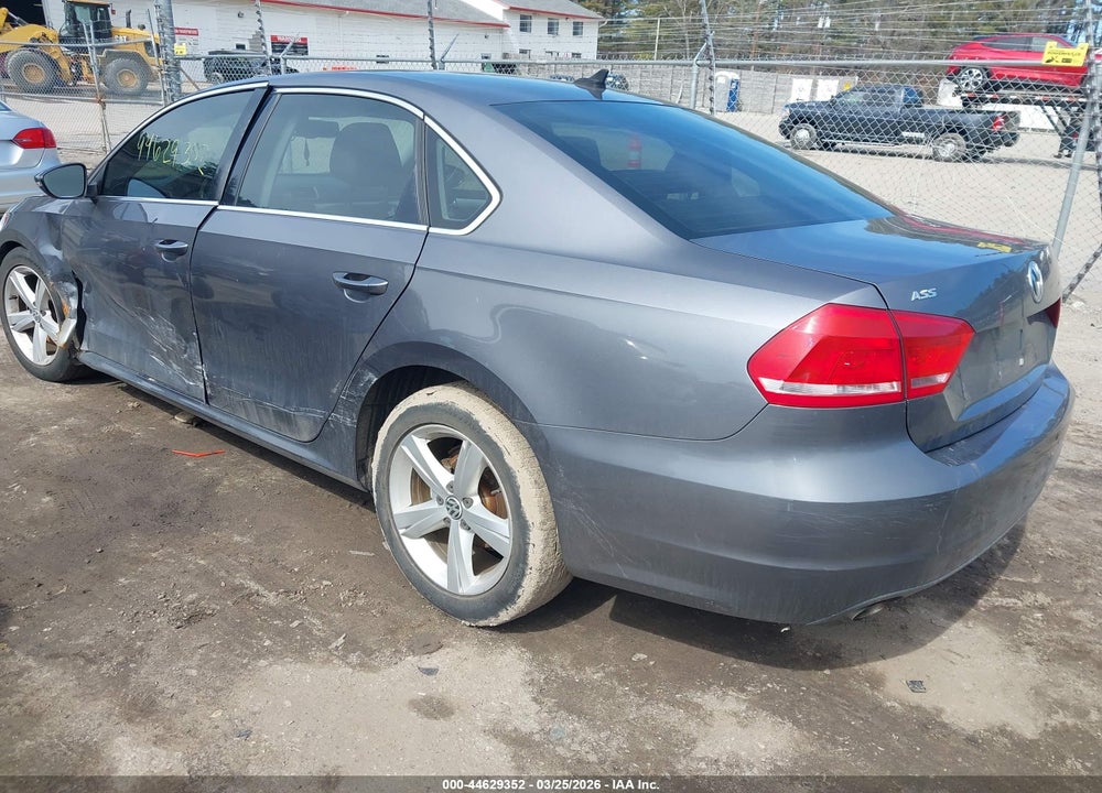 2012 VOLKSWAGEN PASSAT 2.5L SE VIN: 1VWBP7A30CC038916