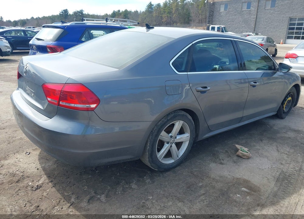 2012 VOLKSWAGEN PASSAT 2.5L SE VIN: 1VWBP7A30CC038916
