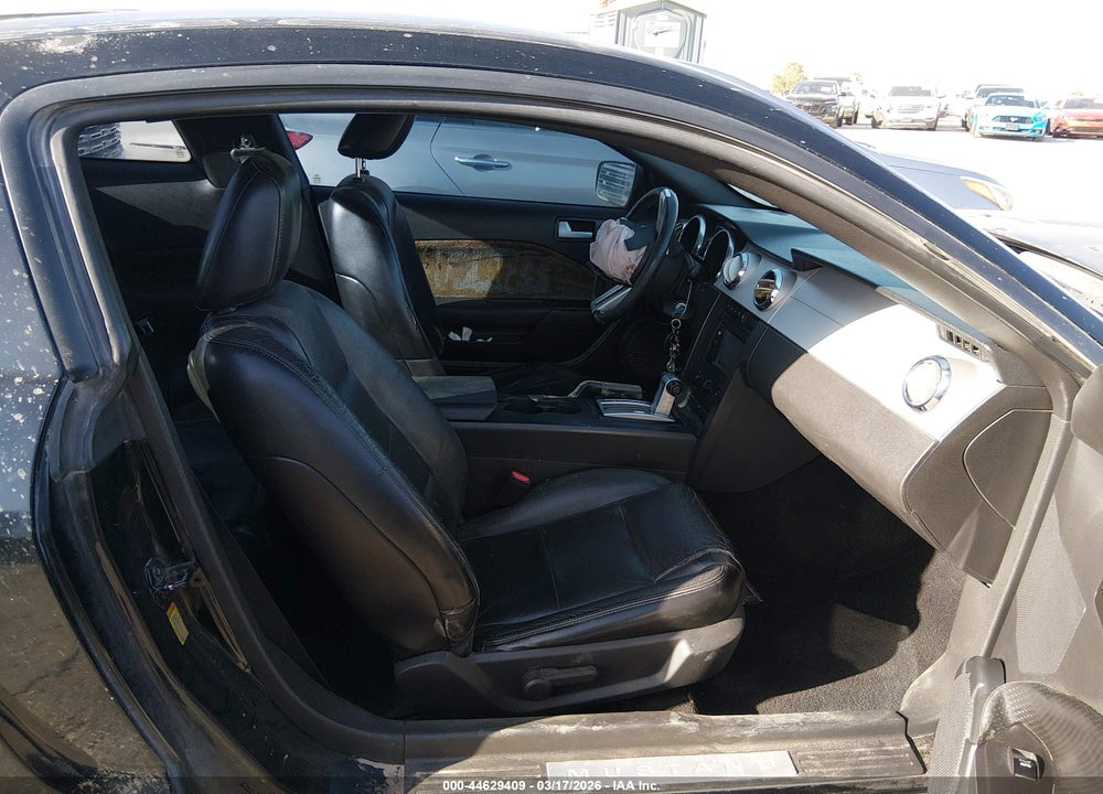 2007 FORD MUSTANG V6 DELUXE/V6 PREMIUM VIN: 1ZVFT80N175267301