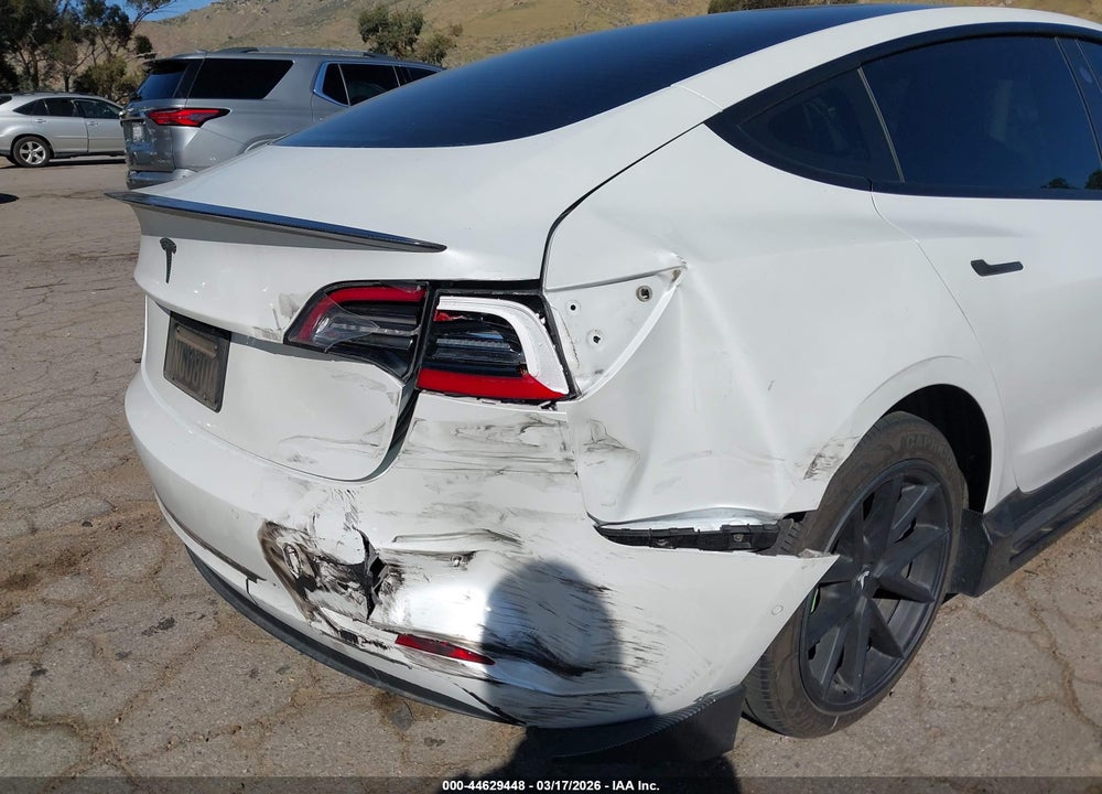 2021 TESLA MODEL 3 STANDARD RANGE PLUS REAR-WHEEL DRIVE VIN: 5YJ3E1EA5MF929856
