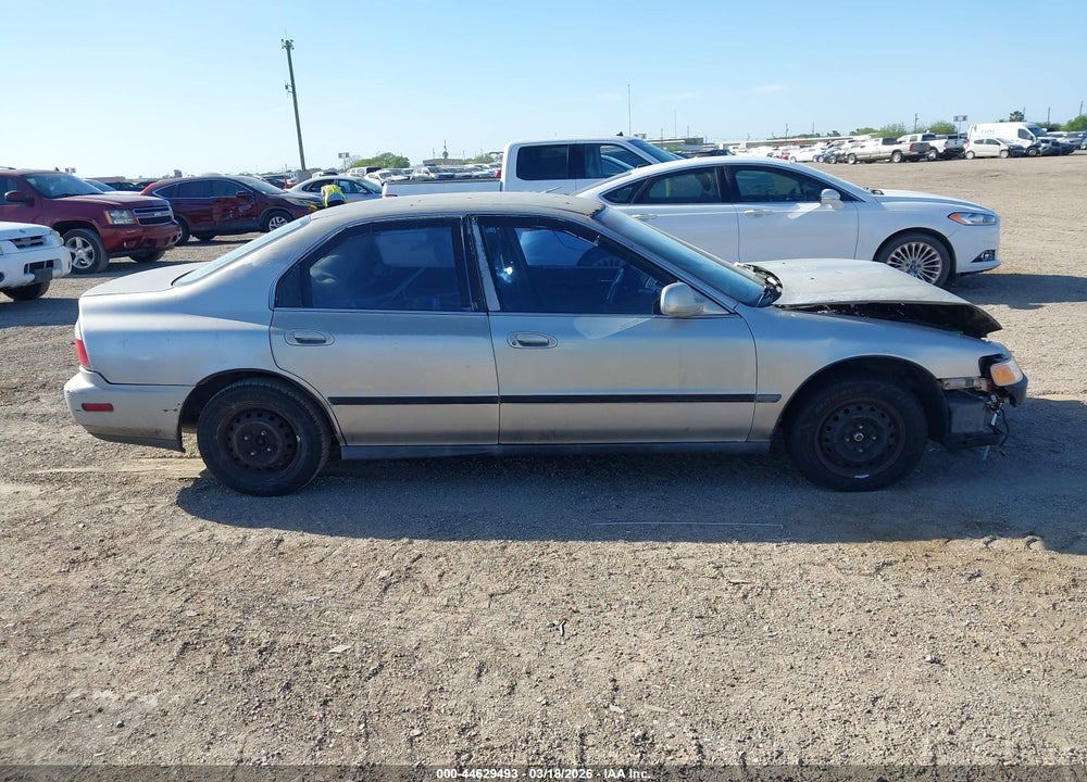 1997 HONDA ACCORD LX VIN: 1HGCD5631VA104094