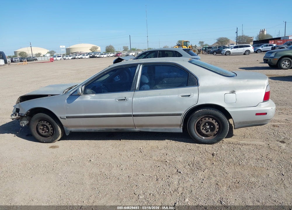 1997 HONDA ACCORD LX VIN: 1HGCD5631VA104094